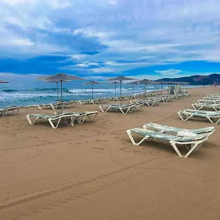 Beachfront Apartment Castelldefels Exterior photo