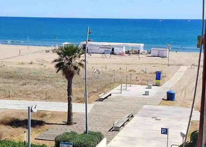 Beachfront Apartment Castelldefels