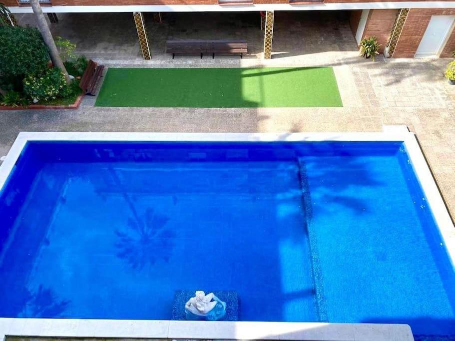 Beachfront Apartment Castelldefels