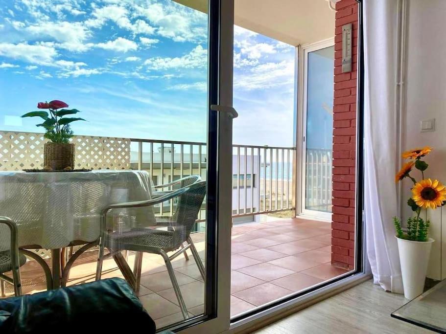 Beachfront Apartment *
